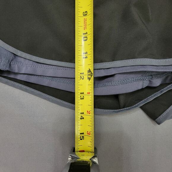 New Balance Shorts L Reflective Trim Built-In Liner Athletic - Picture 4 of 8